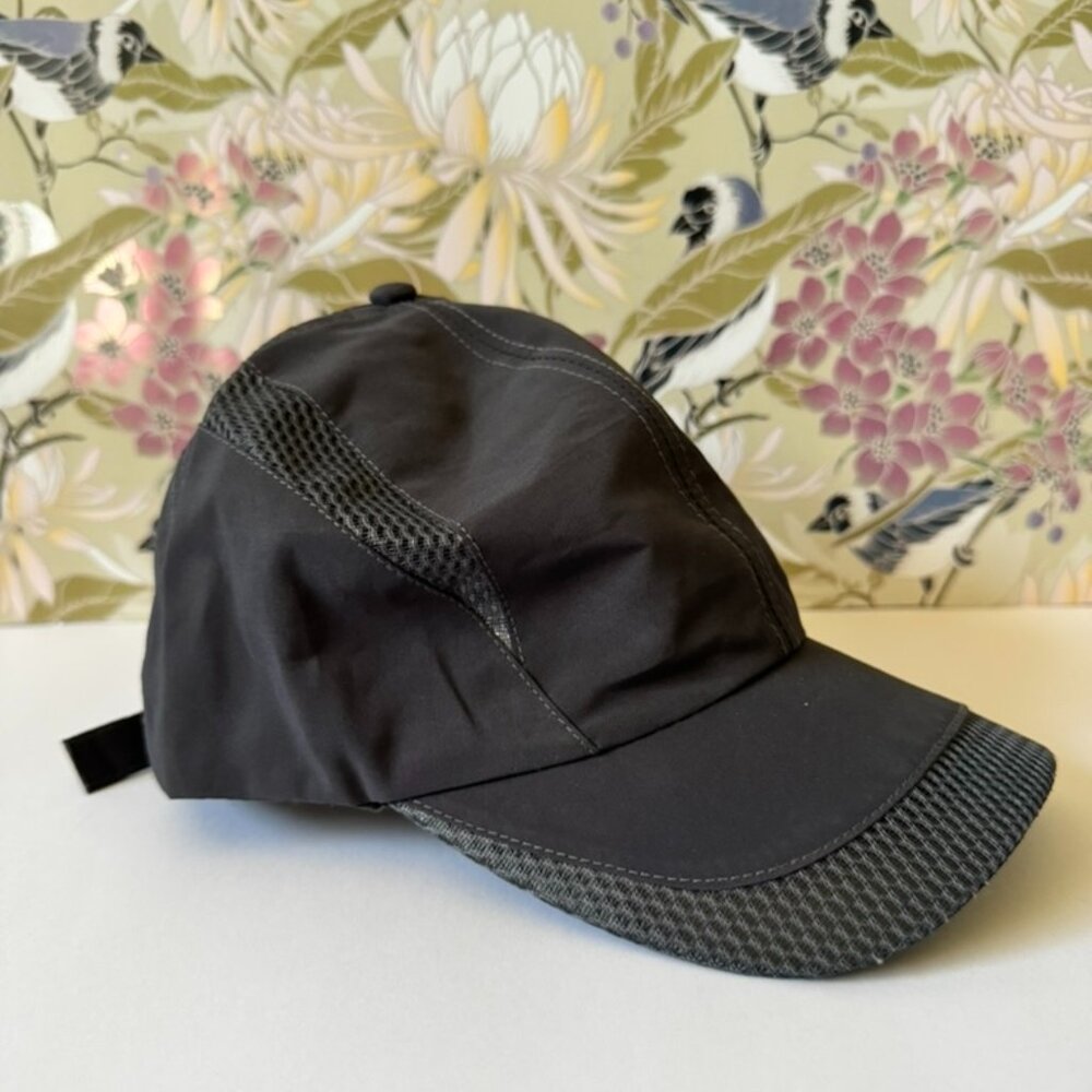 Unbranded Athletic Hat – Lightweight & Breathable